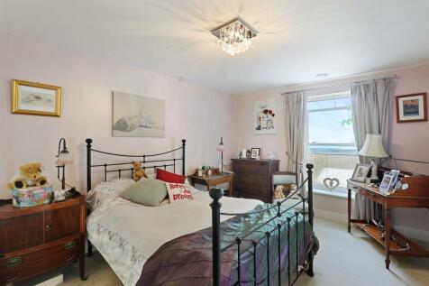 12-1353CT_MCS_Flat 7 Cartwright Court_071 (1).JPG