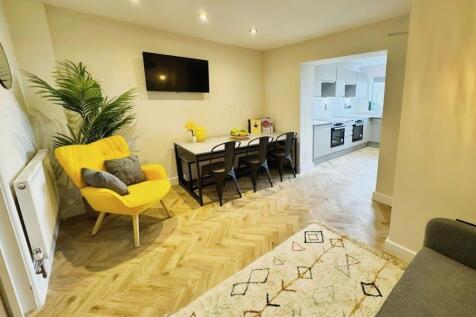 Room 4, Dixon Street, Swindon, SN1 3PL photo 3