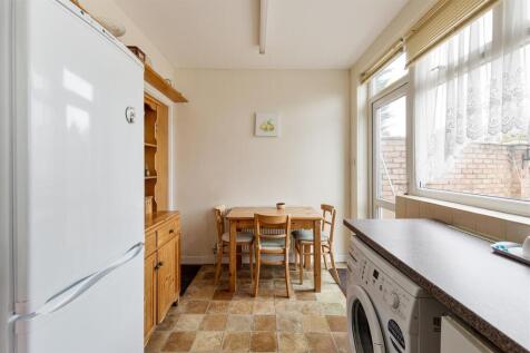 Dale View Gardens E4