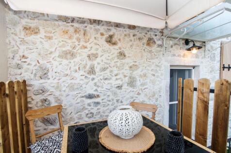 Outdoor sitting area