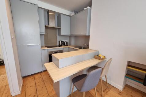 Flat 8, Birkland House, Portland Street, Leamington Spa, photo 3