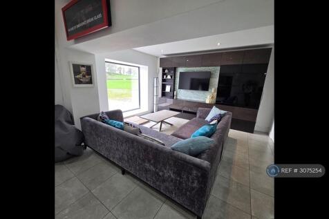 Moorside Lane, Macclesfield, SK10 photo 5