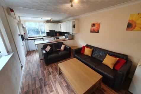 6-bed house on Donald Street, Roath, Cardiff, £2,940/mo