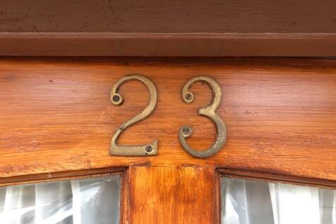 Number plaque
