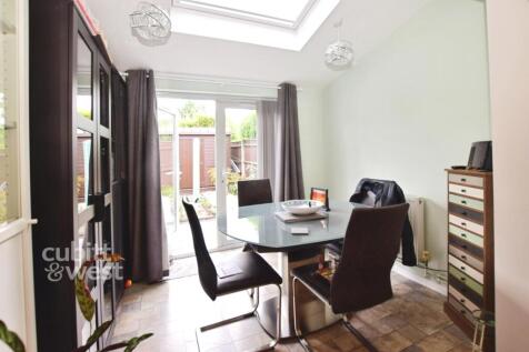 Shandys Close Horsham RH12 photo 3