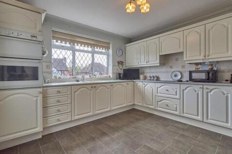 Fitted Dining Kitchen to Front
