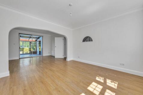 Highlands Road, Barnet, Greater London, EN5 photo 5