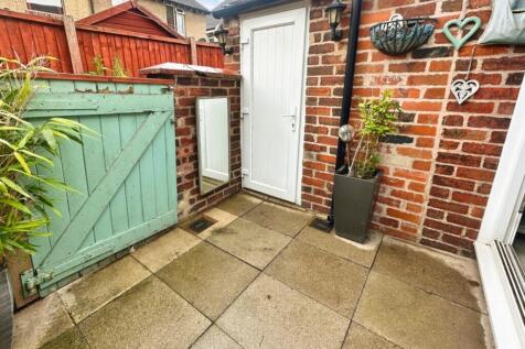 Langford Street, Leek photo 3