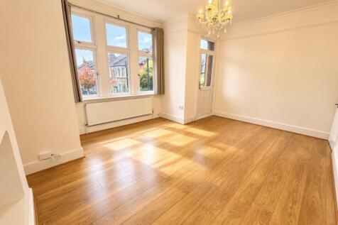 Living Room 1.jpg