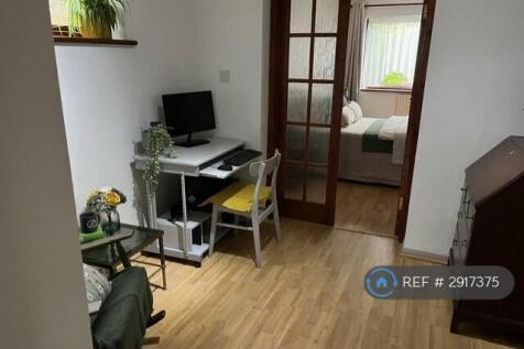 Bedroom 3 / Home Office