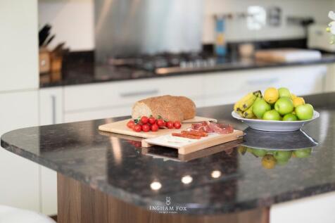 Kitchen/dining/famil