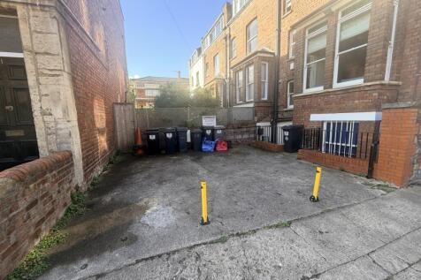 Studio parking on Alma Road, Clifton, Bristol, BS8, £100/mo