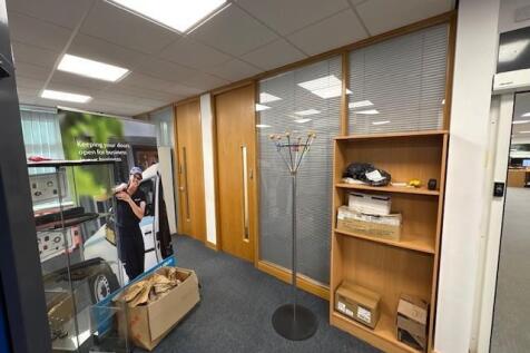 Office to rent Image 9