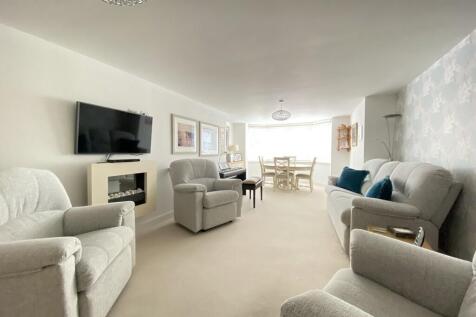 Sitting Dinng Roo...