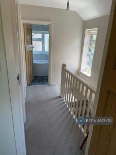 Rydes Avenue, Guildford, GU2 photo 5