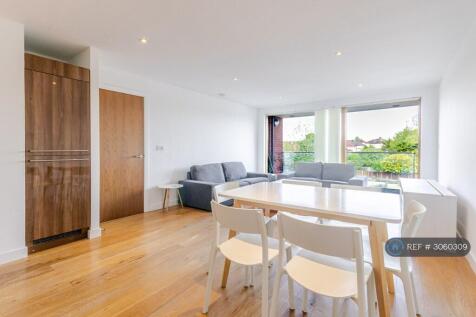 Westholme Gardens, Ruislip, HA4 photo 3