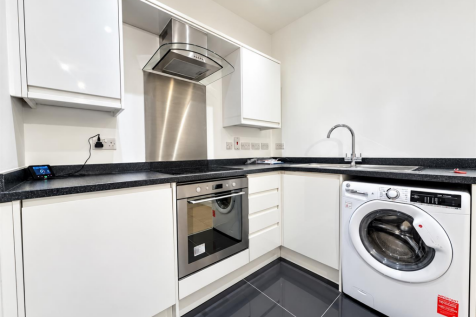 Bradley Court, Camberley photo 4