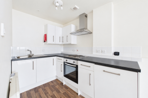 1-bed flat on High Street, Cheltenham, Gloucestershire, GL50, £700/mo