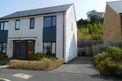 2-bed semi-detached on Budding Way, Dursley, £1,350/mo