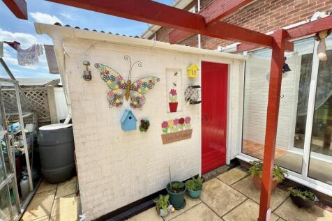 BRICK OUTBUILDING.jpg