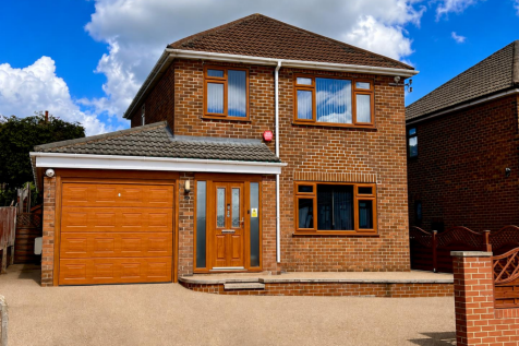 EXTERNAL FRONT AND DRIVEWAY