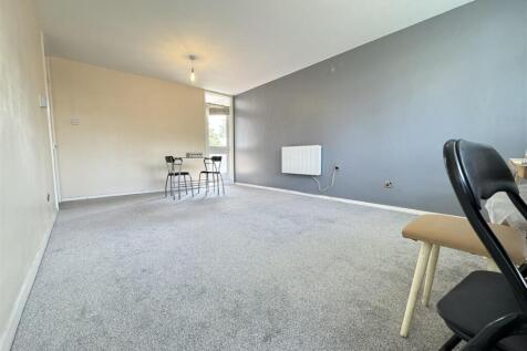 Endwood Court, Handsworth Wood photo 4