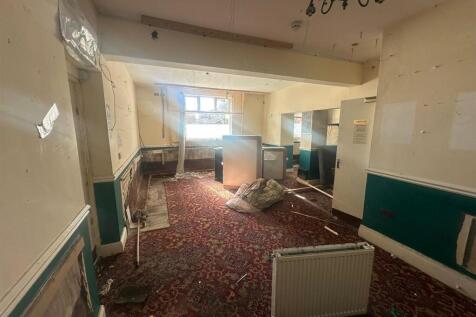 WhatsApp Image 2025-11-17 at 16.16.38 (6).jpeg