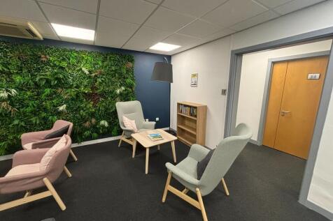 Office to rent Image 7