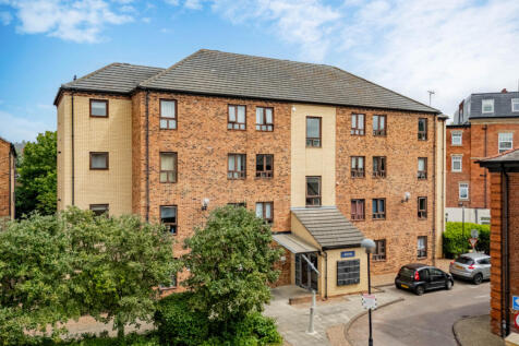 1 Bedroom Ground Floor Apartment for rent