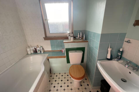 Bathroom.JPG