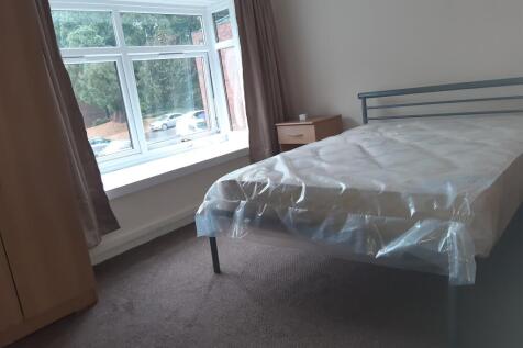 Foxlands Crescent, Penn, Staffordshire photo 5