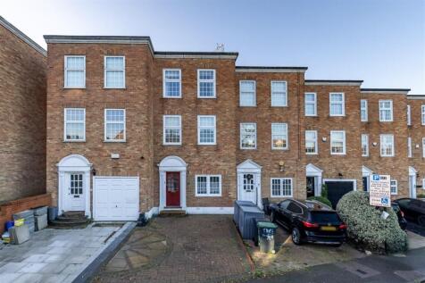 16 Albany Ct (24).jpg