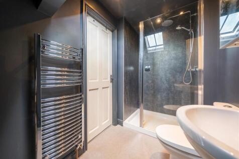 Attic Bathroom-2.jpg