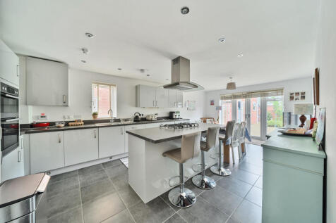 1295482-19-682dcf...