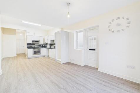 Living Room / Kitche