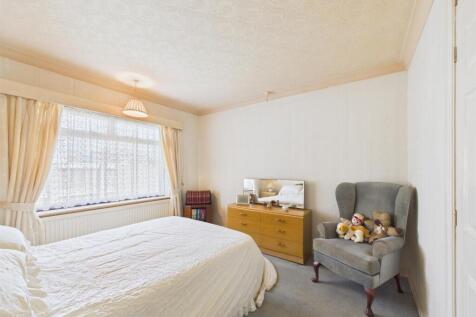 Bedroom: