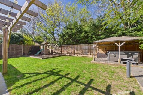 CAM03218G0-PR0602-STILL010