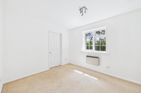 Fairway Heights, Camberley, Surrey, GU15 photo 4
