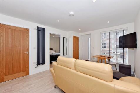 Beech House, 27 Little Marlow Road, Marlow, Buckinghamshire, SL7 photo 3