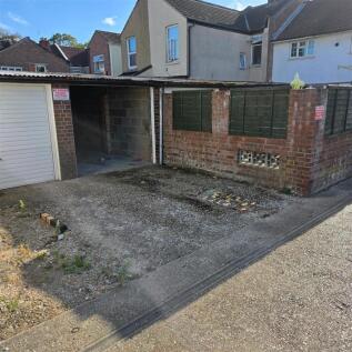 Garage Plus Hardstand