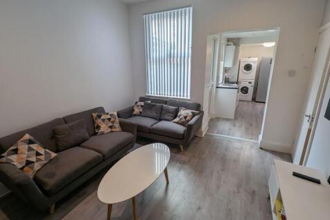 4 Bed - Woodcroft Road, Wavertree, L15 photo 4