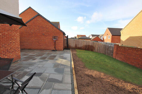 rear garden photo 2