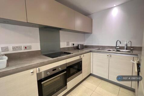 Charford Road, London, E16 photo 5