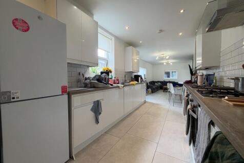 Call 02920 668585 to secure your viewing _2