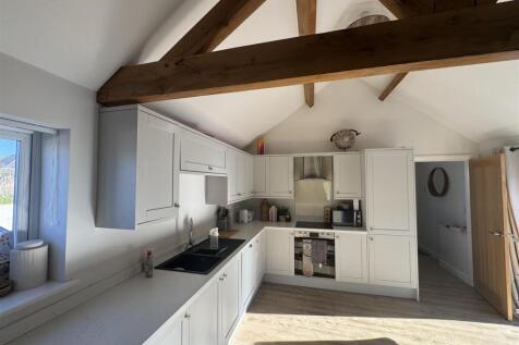 Kitchen 1 Hillcroft Barn..jpeg