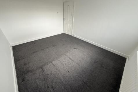 Spinney Crescent, LU6 1AS photo 5