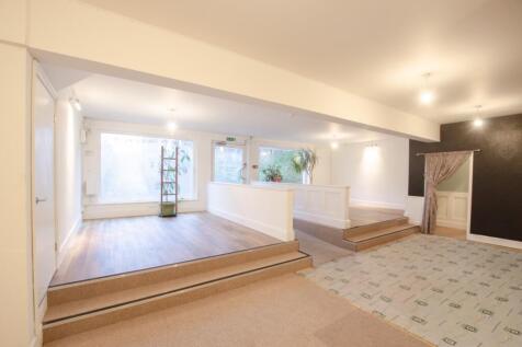 85 Fore Street Bodmin 01208 74182-05