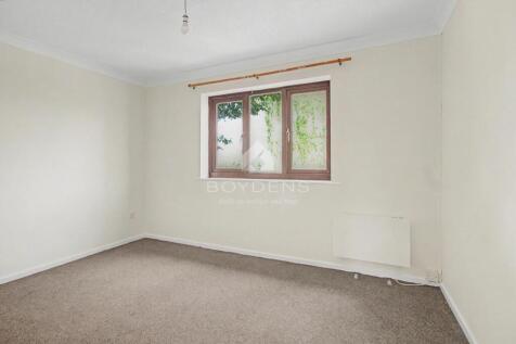 Berkley Close, Highwoods, Colchester, Essex photo 4