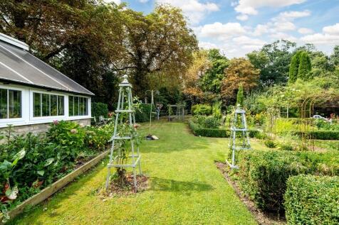 1440px-Elm Farm H...