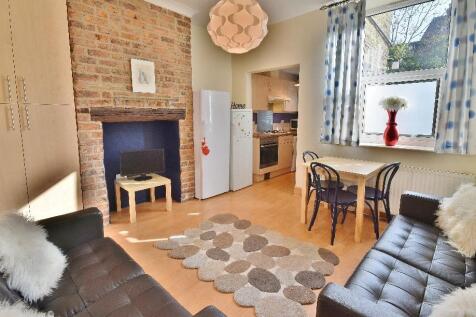 5-bed house on 5 BED STUDENT HOUSE SHARE - BROOMHILL, £563/mo